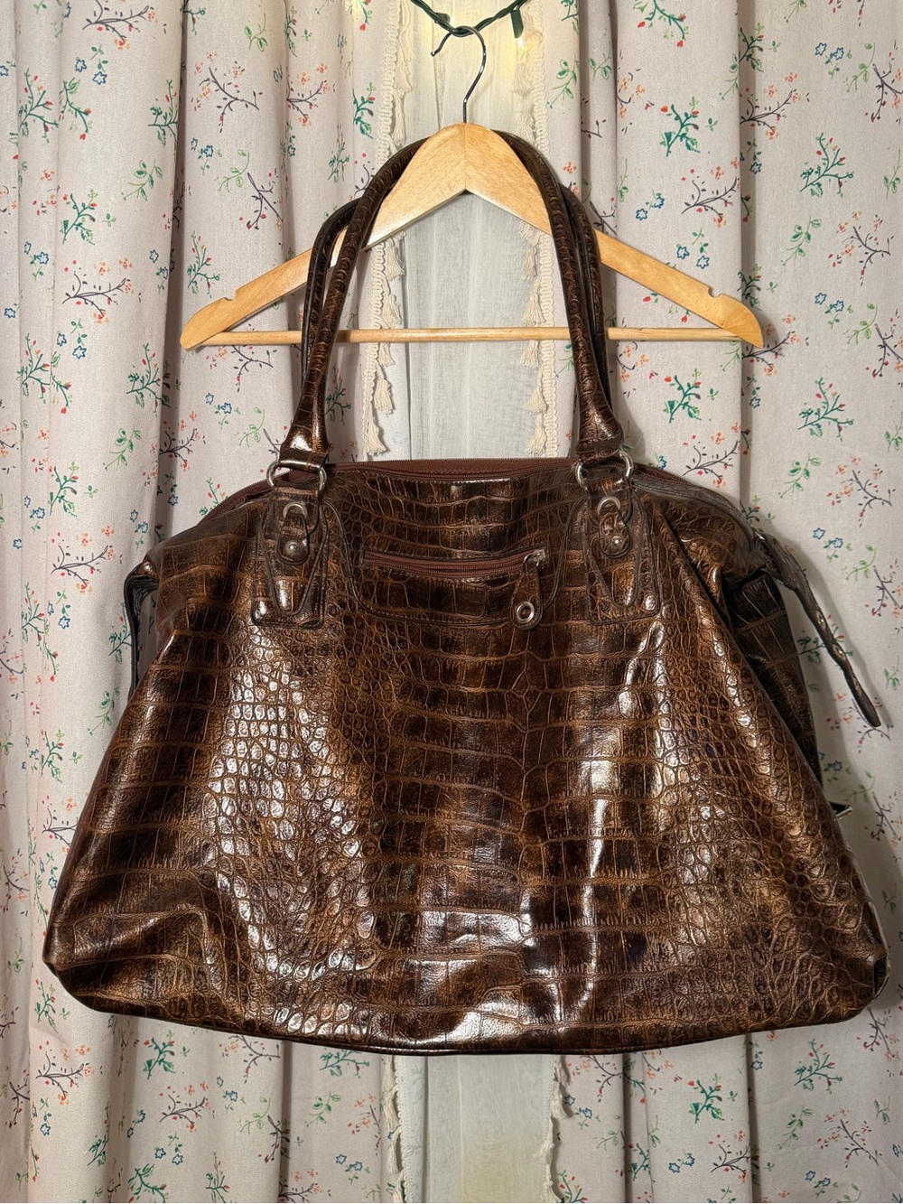 Bueno Brown Croc-Embossed Tote Bag